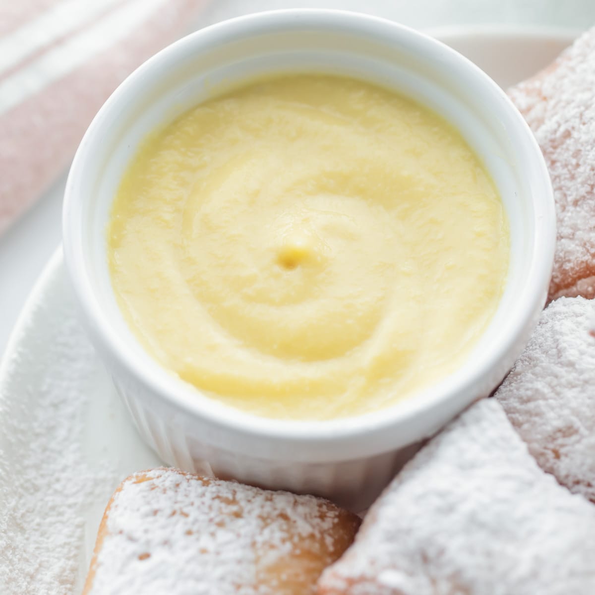 English Vanilla Butter {Cream Dipping Sauce}