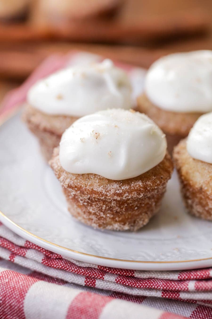 Mini Donut Muffins {Cinnamon Sugar + Frosting!  }