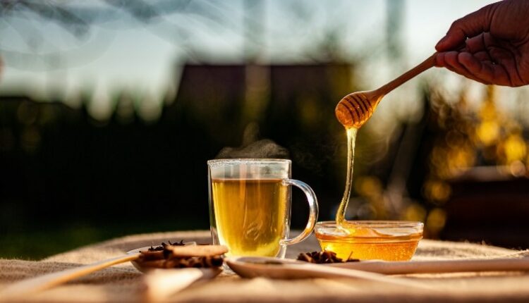 is-it-safe-to-drink-honey-in-hot-water